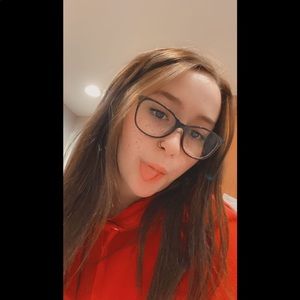 Meet your Posher, Madeline